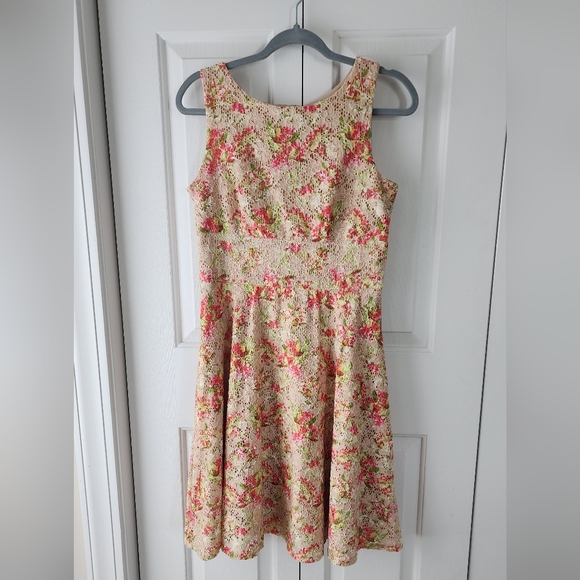 Gabby Skye Sleeveless Dress | 6 | A-line | floral - Picture 1 of 5
